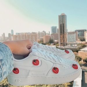 10pcs Strawberry Patches PATCHES (10 iron ons)